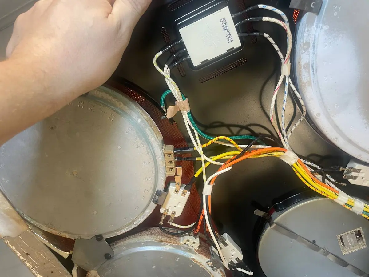 Oven control board wiring inspection — EasyBear technician repair
