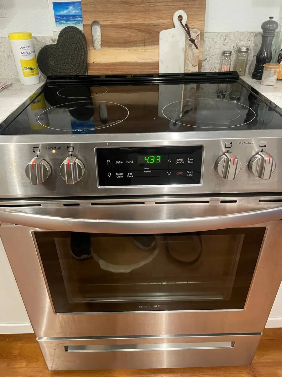 Frigidaire electric range in customer kitchen — EasyBear service
